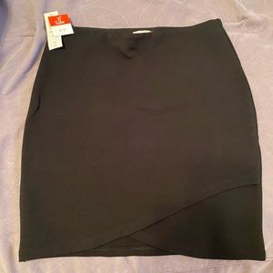 Sunday best short black skirt